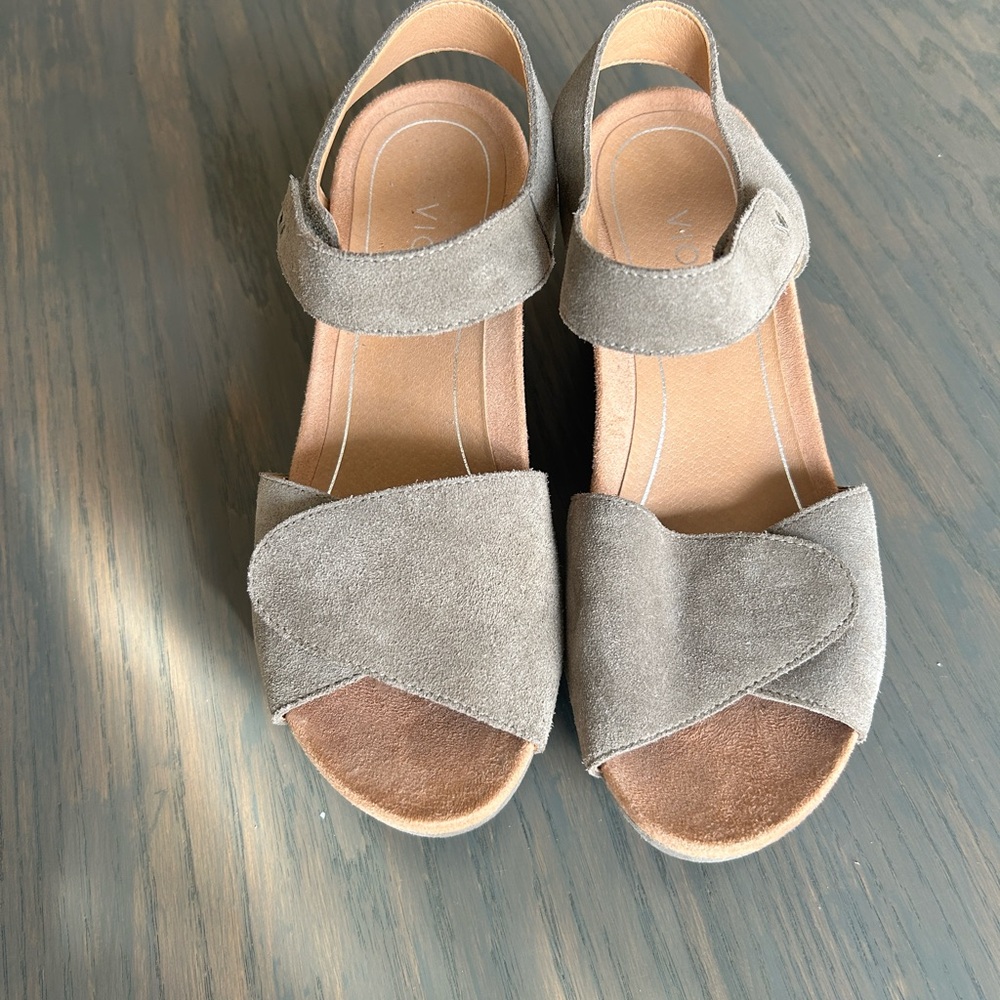 Vionic wedge sandals - Picture 2 of 5